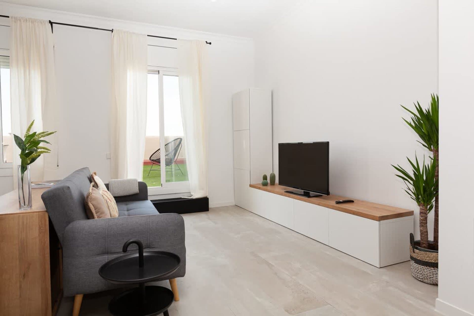 Studio Gran Via A - ByMonths 3
