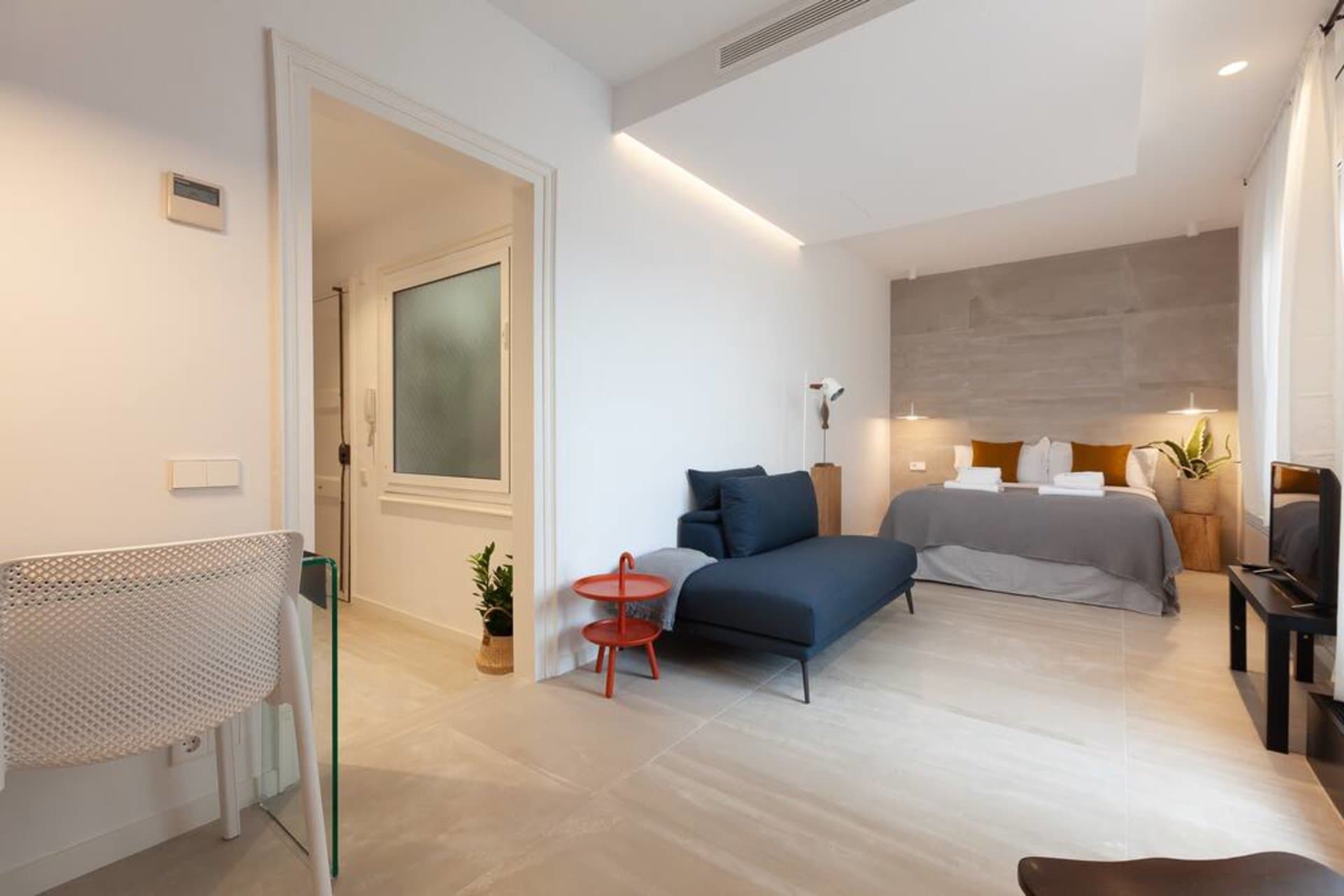 Z - Studio Gran Via B - ByMonths photo 1