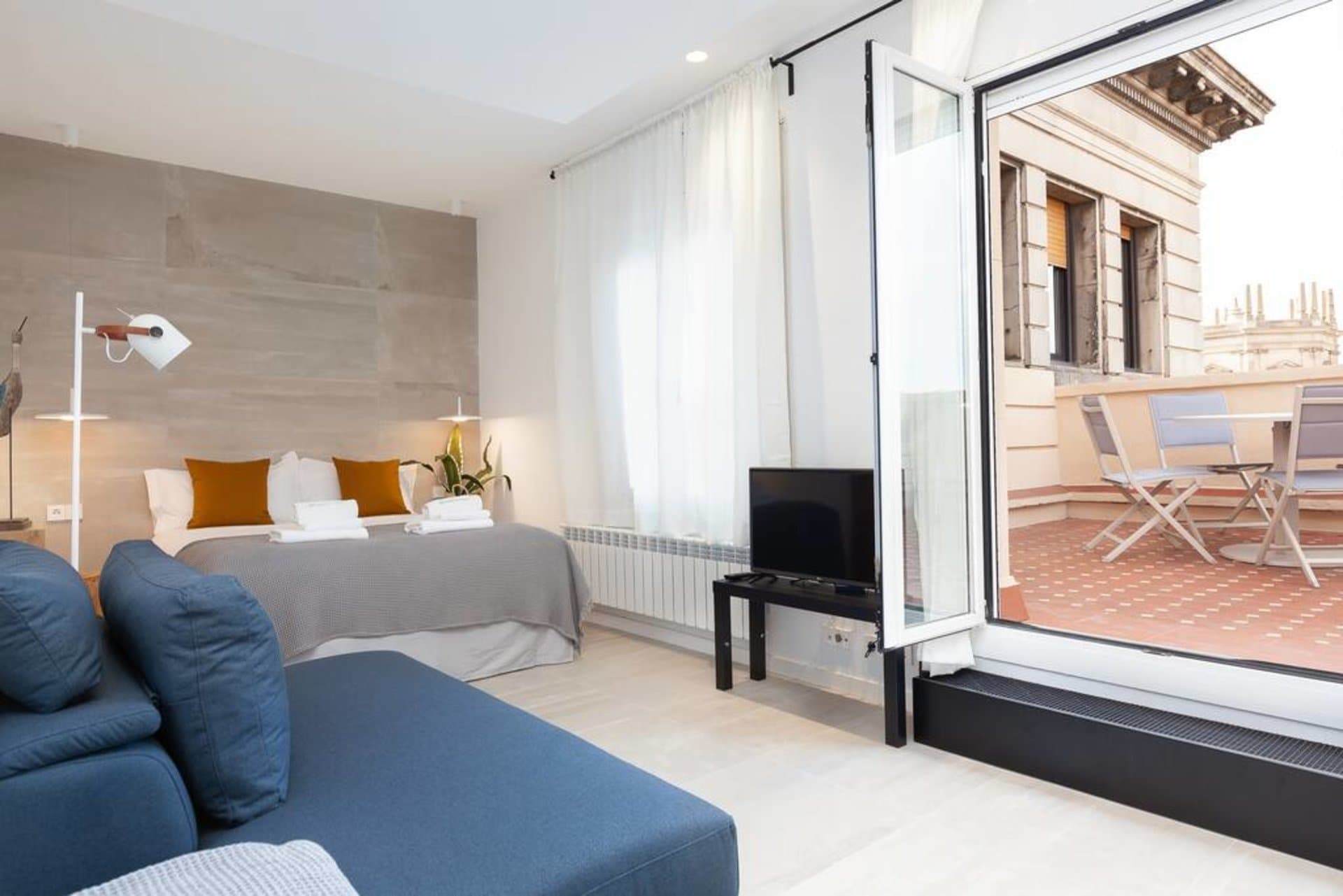 Z - Studio Gran Via B - ByMonths 4