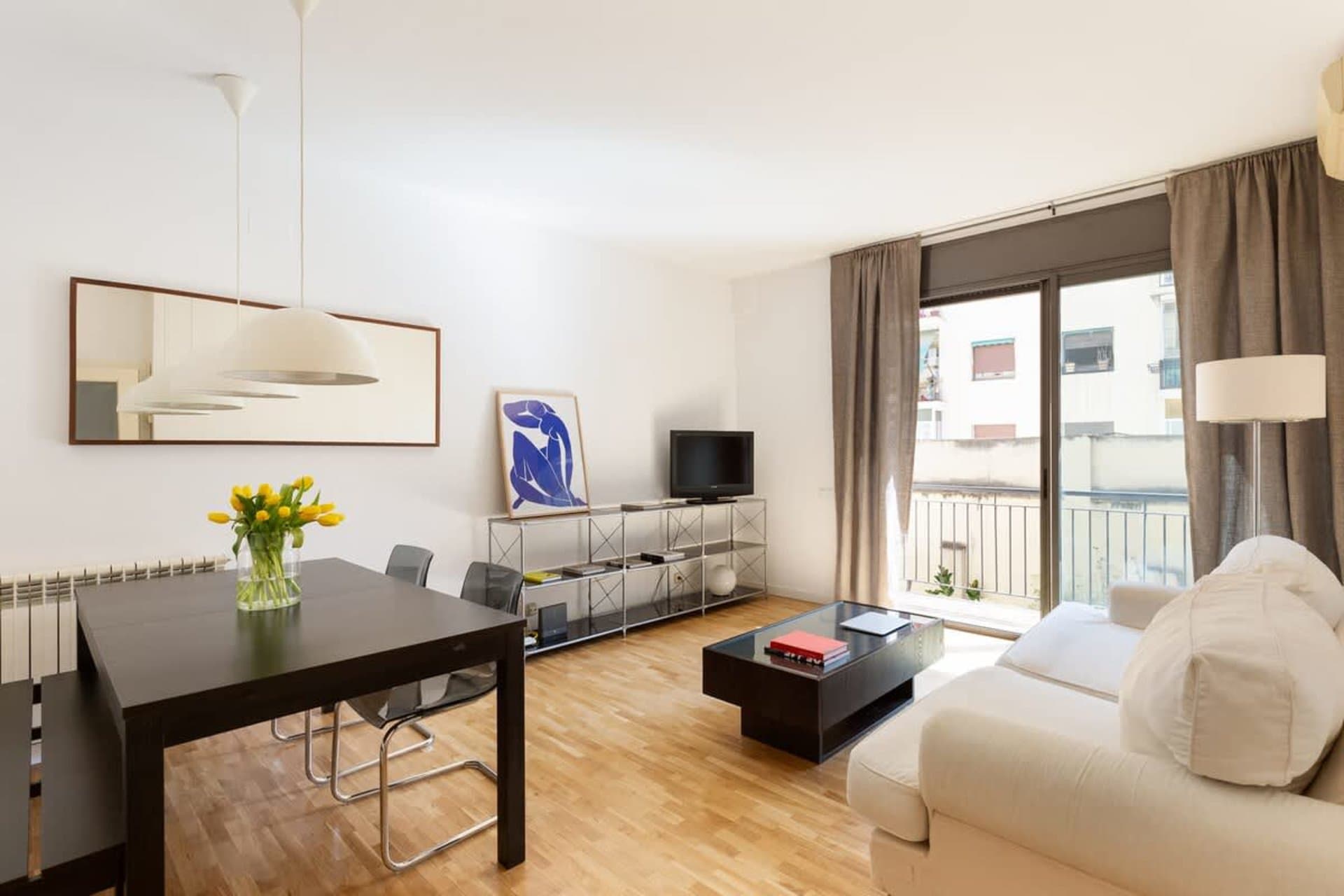 Lovely 2-BR Apt in Barcelona near Pl. Catalunya photo 1