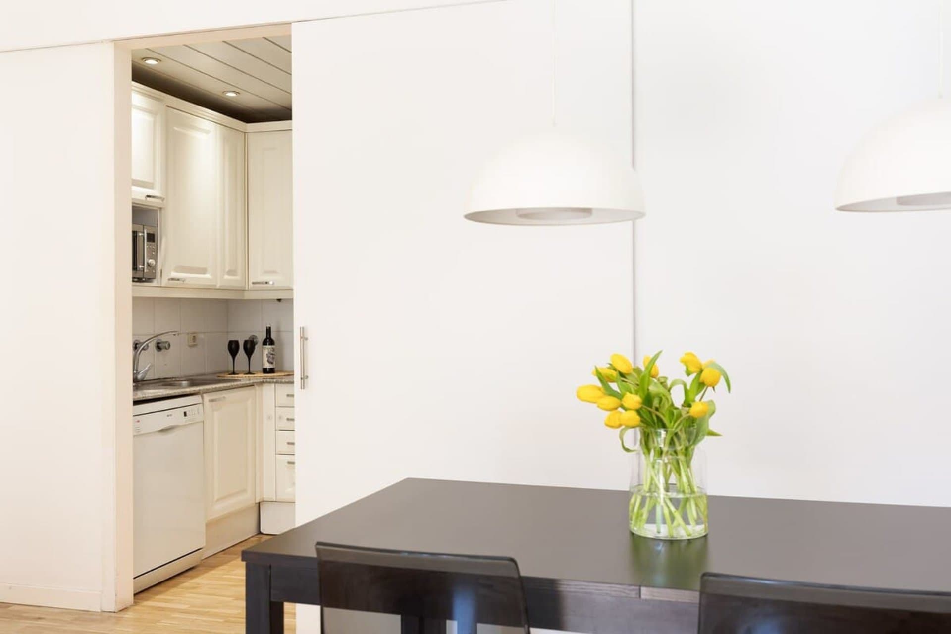 Lovely 2-BR Apt in Barcelona near Pl. Catalunya 5